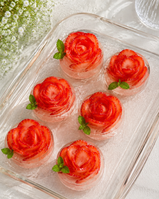 hielo de fresa y rosa.